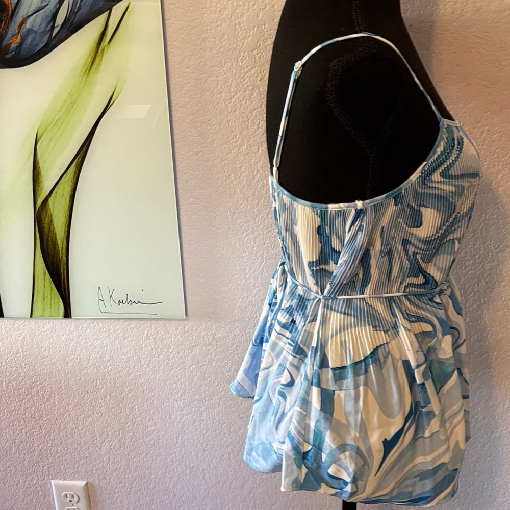 tank top size small - Picture 2 of 6